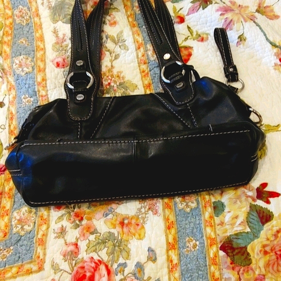 Tignanello Leather Purse, Great Hardware! - Picture 6 of 6